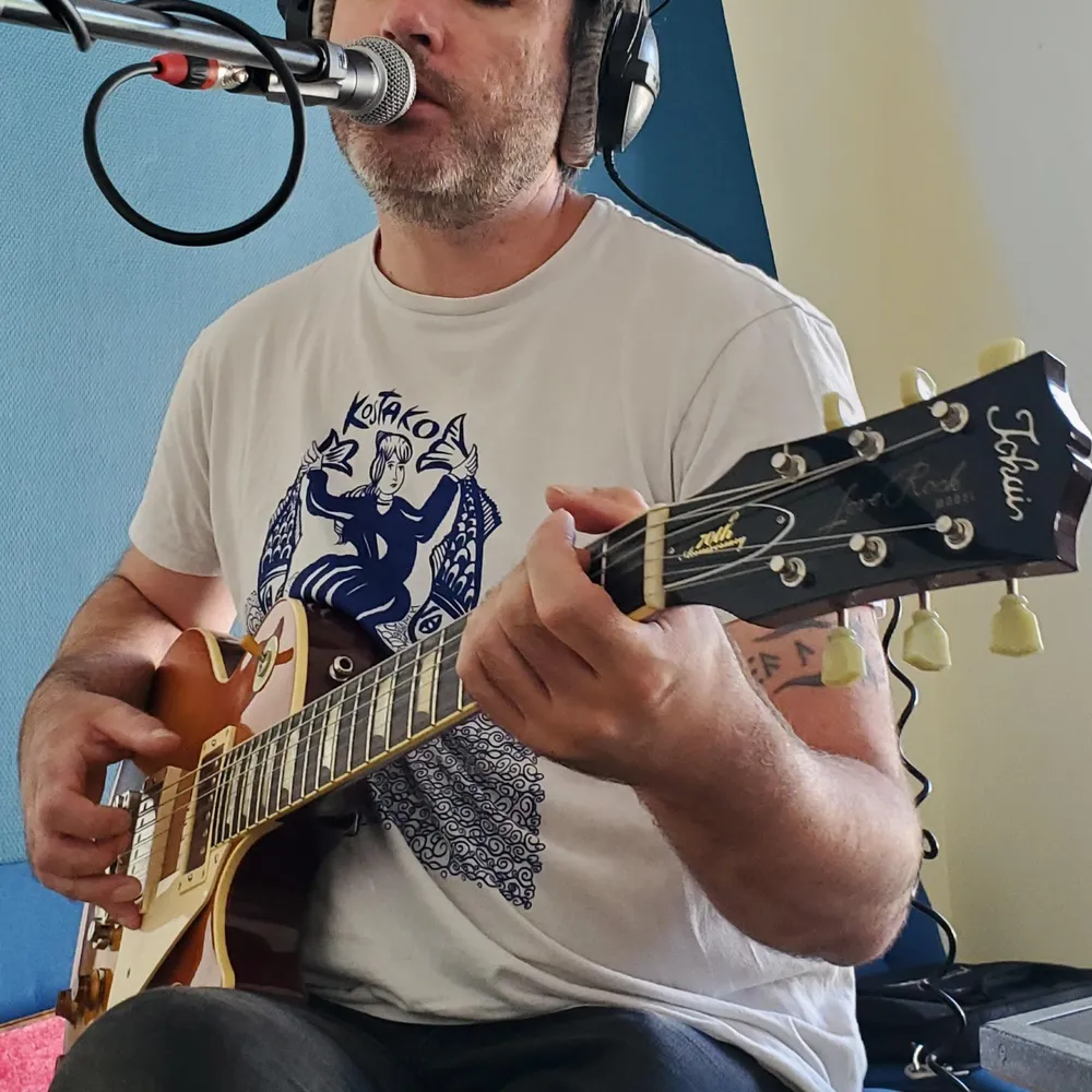 Brieg sublime la langue bretonne dans un univers pop chaleureux