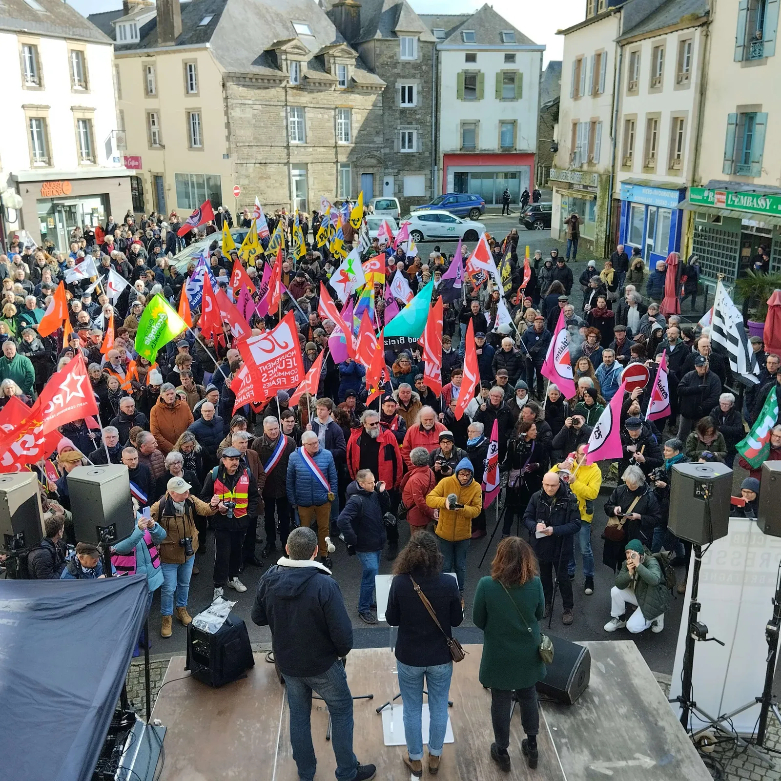 Gourdrouzioù marv a-enep kazetennerien-ezed ar "Poc'her": 600 den evit souten 'nezho e Karaez