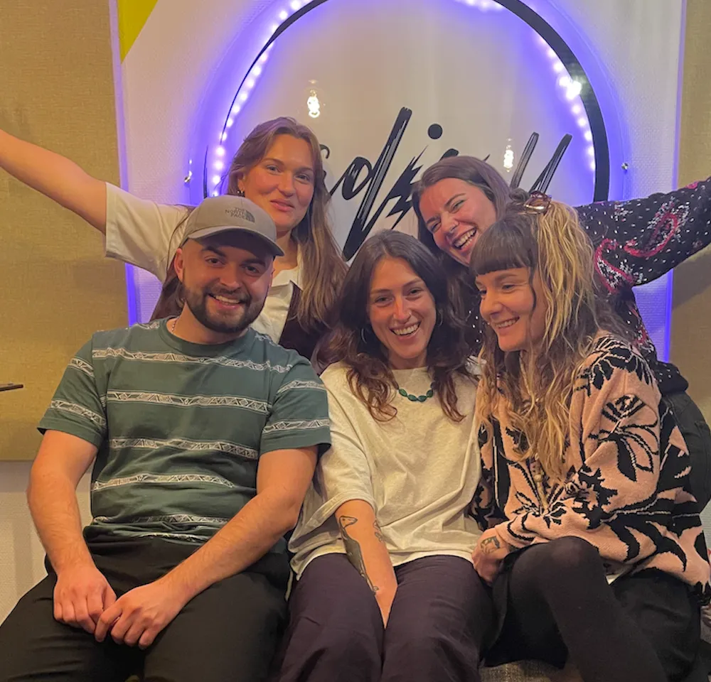 Bside Airlines #408  "ULTRAMAUVE" w/Fuullicle & friends 