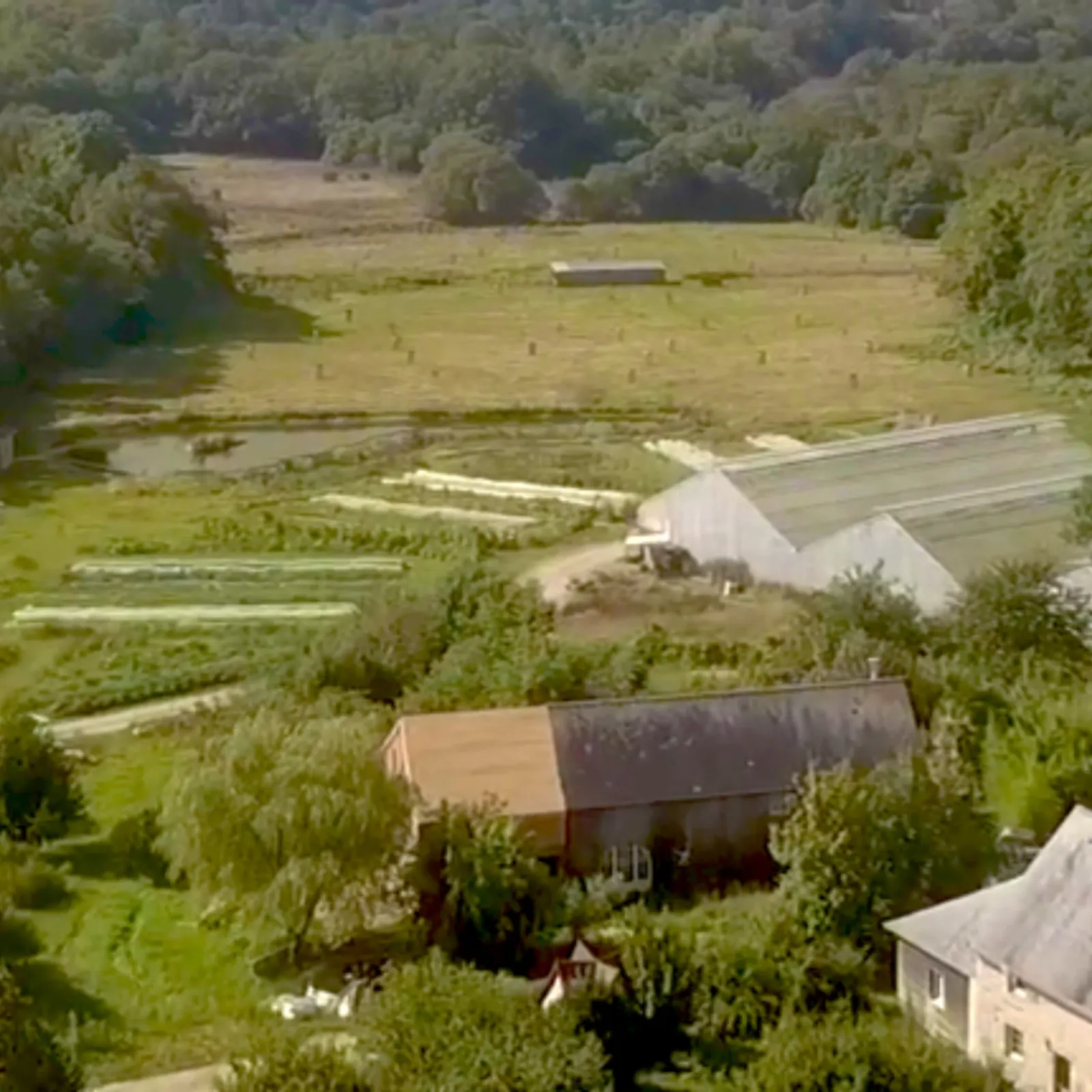 Keruzerh - Eco-village à Locoal-Mendon 