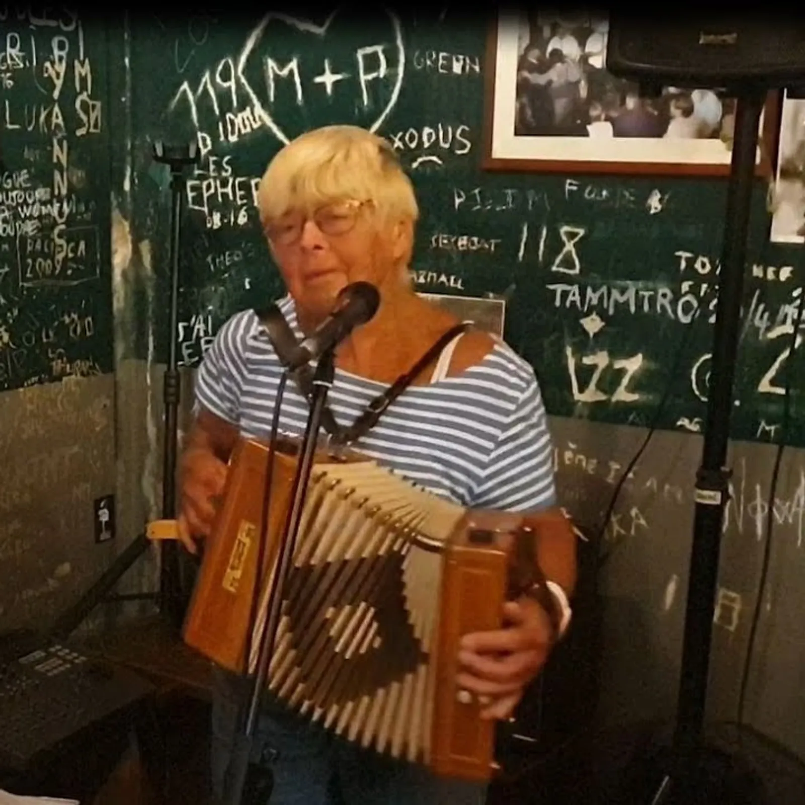 Marvet eo ar ganourez ha stourmerez feminist Claude Michel