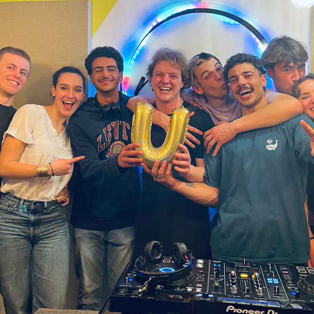 Bside Airlines #390 ADVM SMIX SPLASH