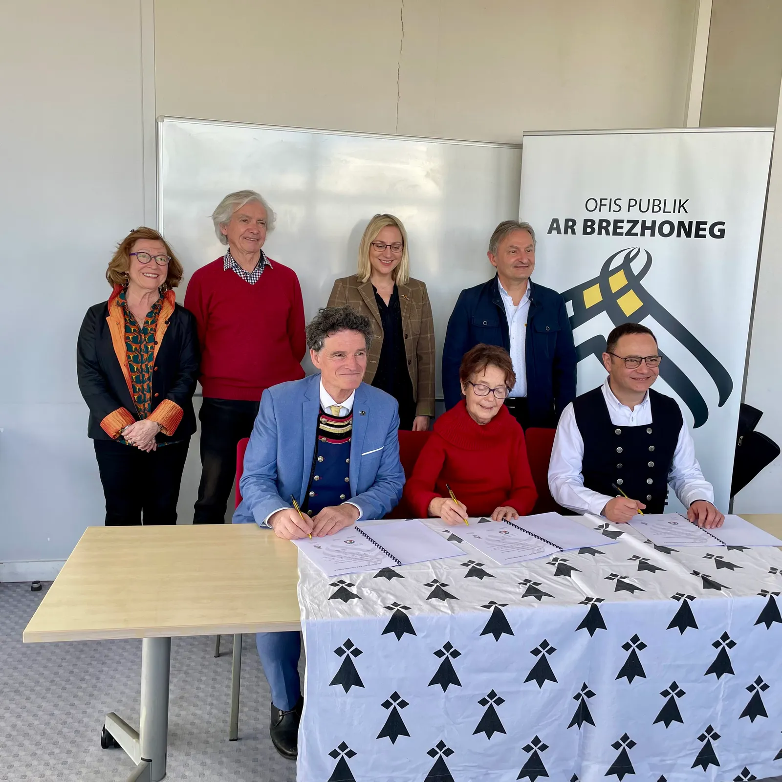 KEAV en deus sinet ar garta Ya d'ar Brezhoneg !