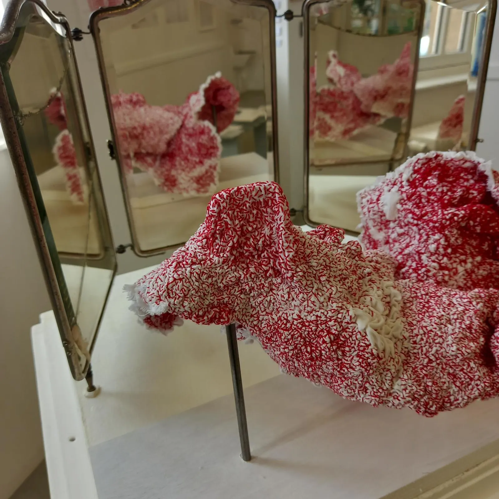 Le collectif Ancrage expose aux Bains Douches