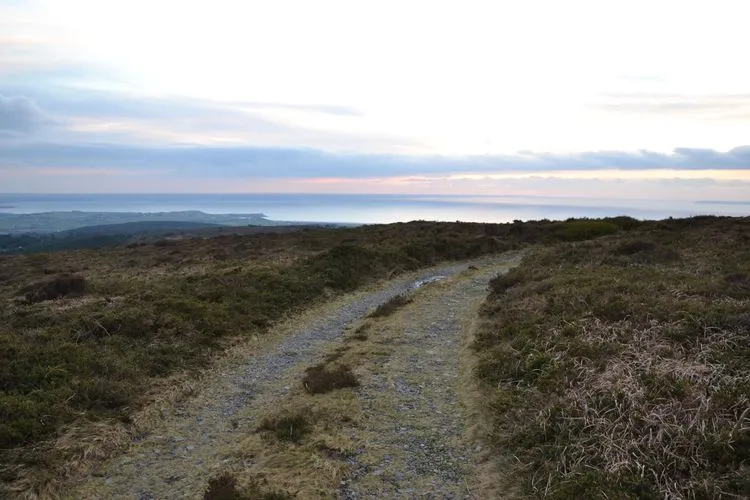 « Aide moi à faire seul » : la méthode Montessori s’invite dans les EHPAD de Douarnenez