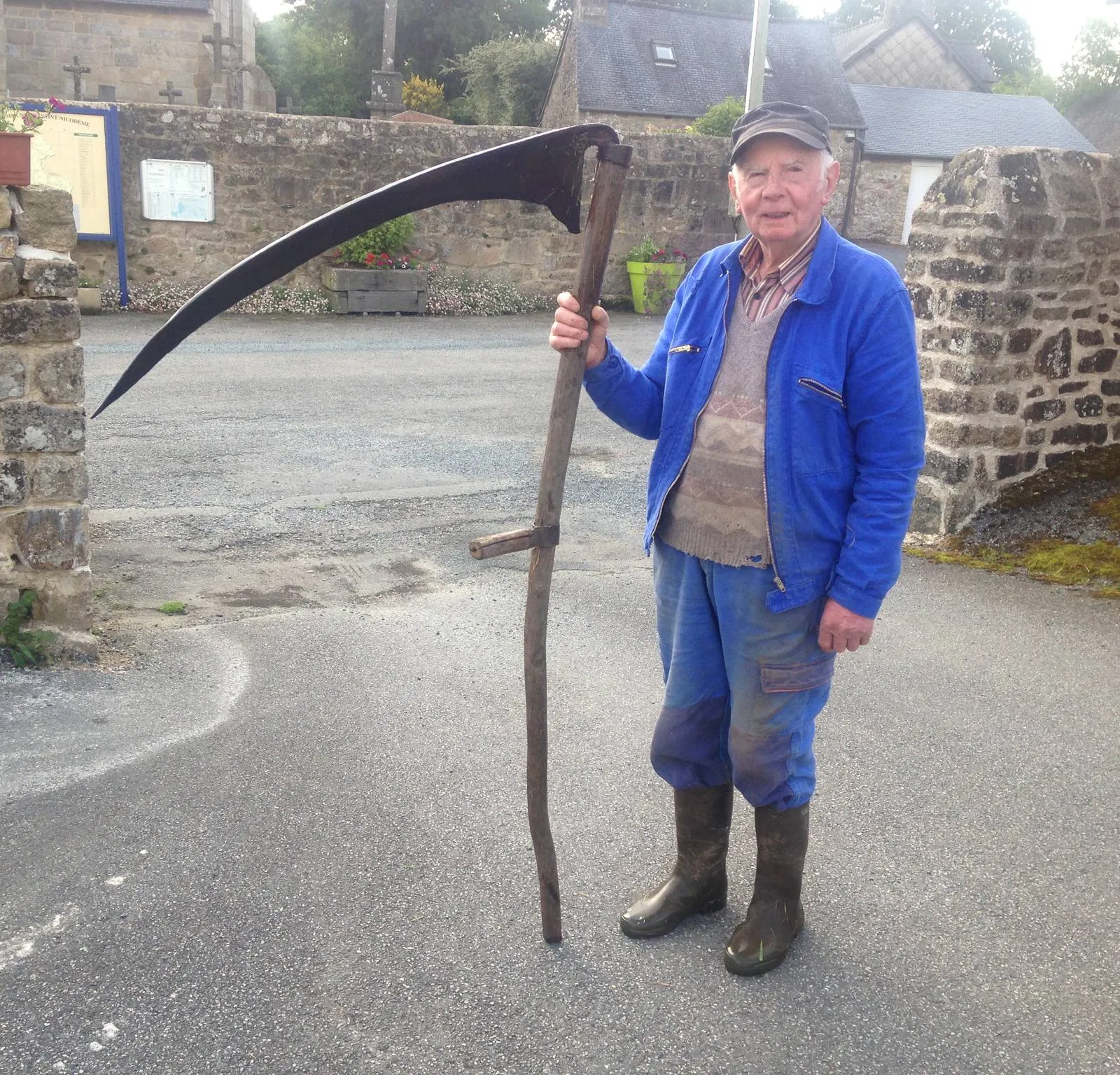 "Bremañ e c'hoari an dud tout diwar o revr !" : Teo Andre, 93 vloaz ha digourdi bepred 2