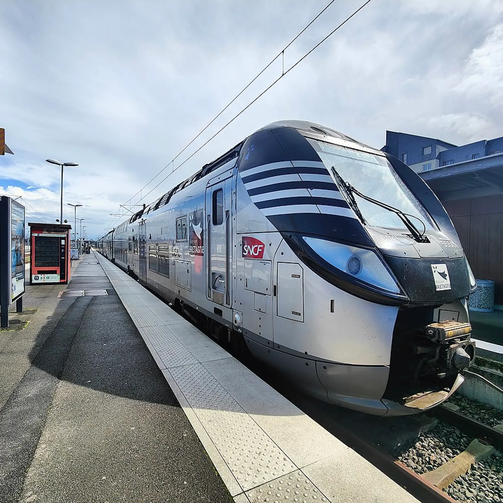 Brezhoneg en trenioù rannvroel